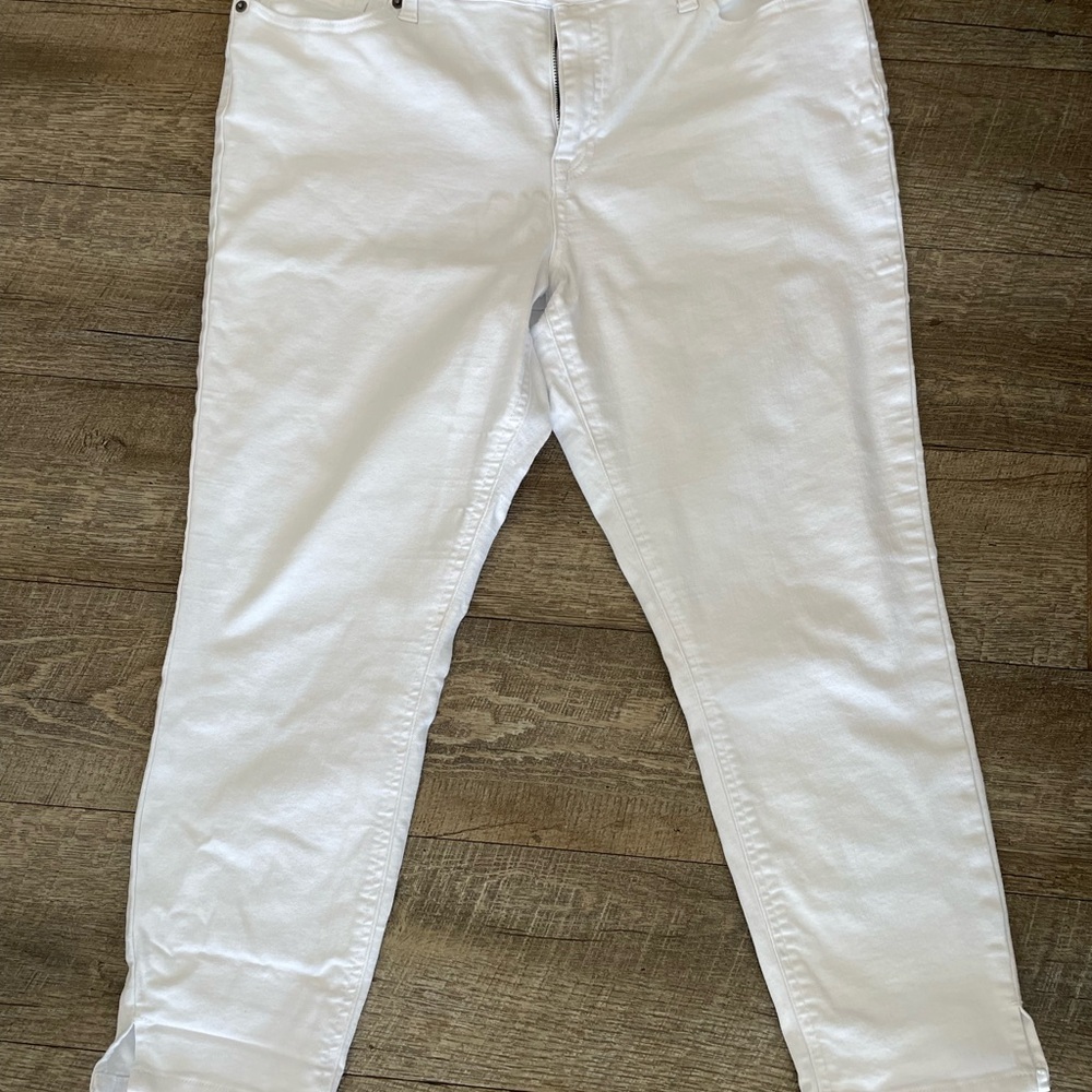 Women's White Cropped Pants